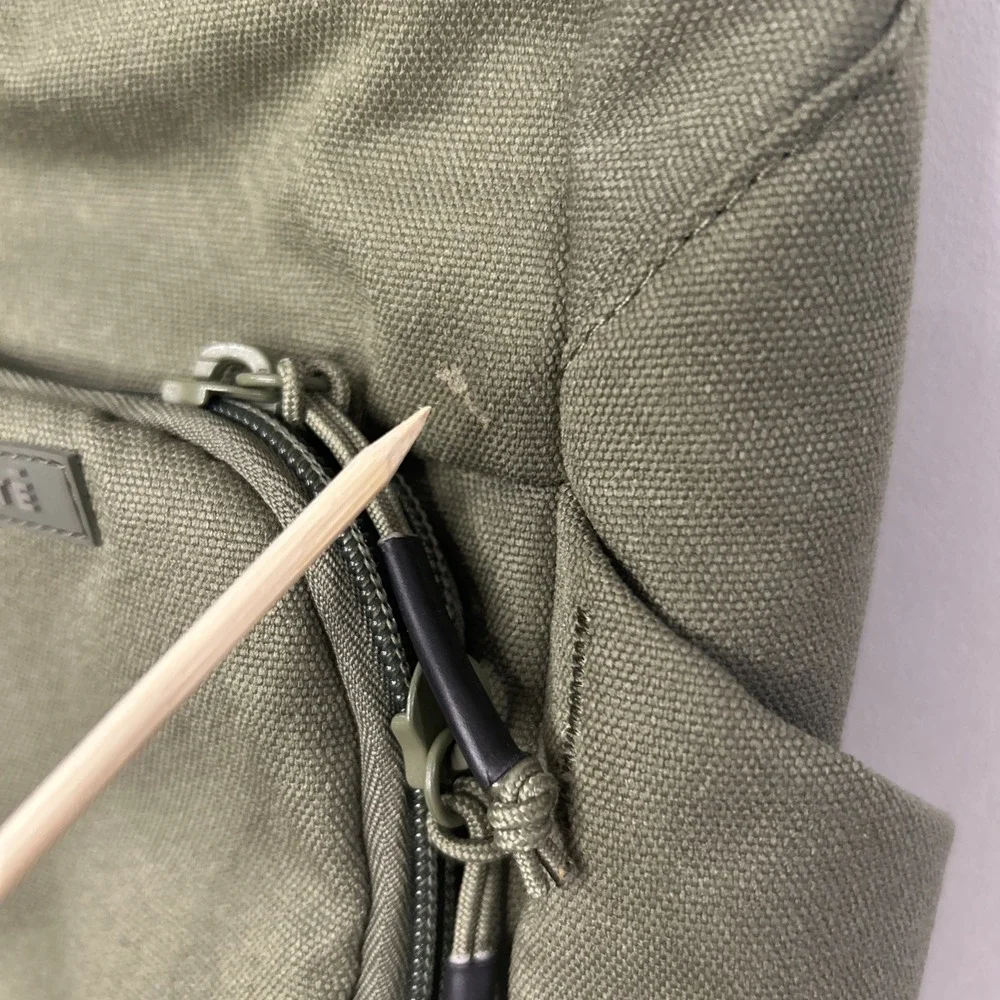 Brevité The Jumper 18L Backpack Olive Green Laptop Bag